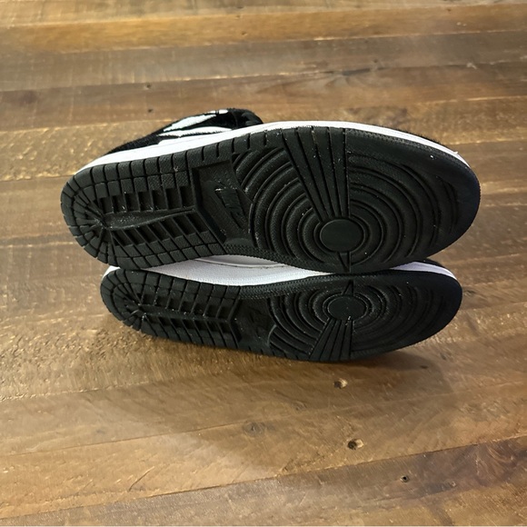 Size 8W- Air Jordan 1 Retro OG High Twist Good CONDITION (CD0461-007) - Picture 7 of 7